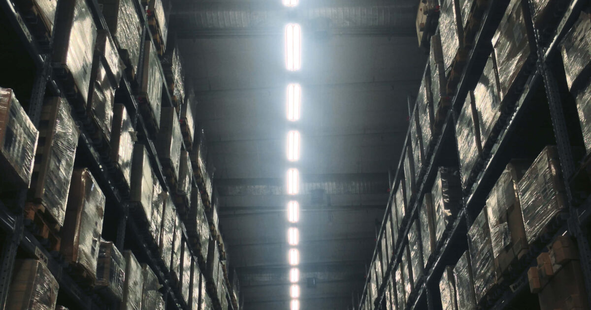 Lámpara LED para nave industrial y otros espacios