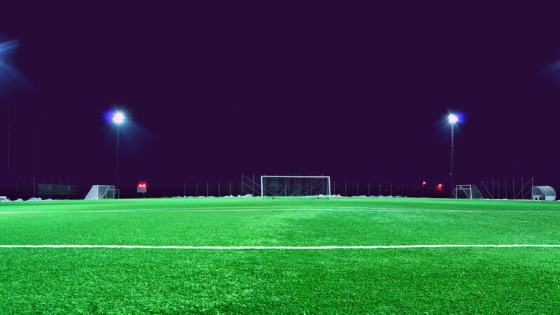 Luminarias fotovoltaicas para alumbrado público en espacios deportivos